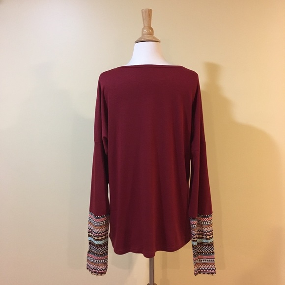 Geo Print Cuff Pocket Top Burgundy - Picture 7 of 8